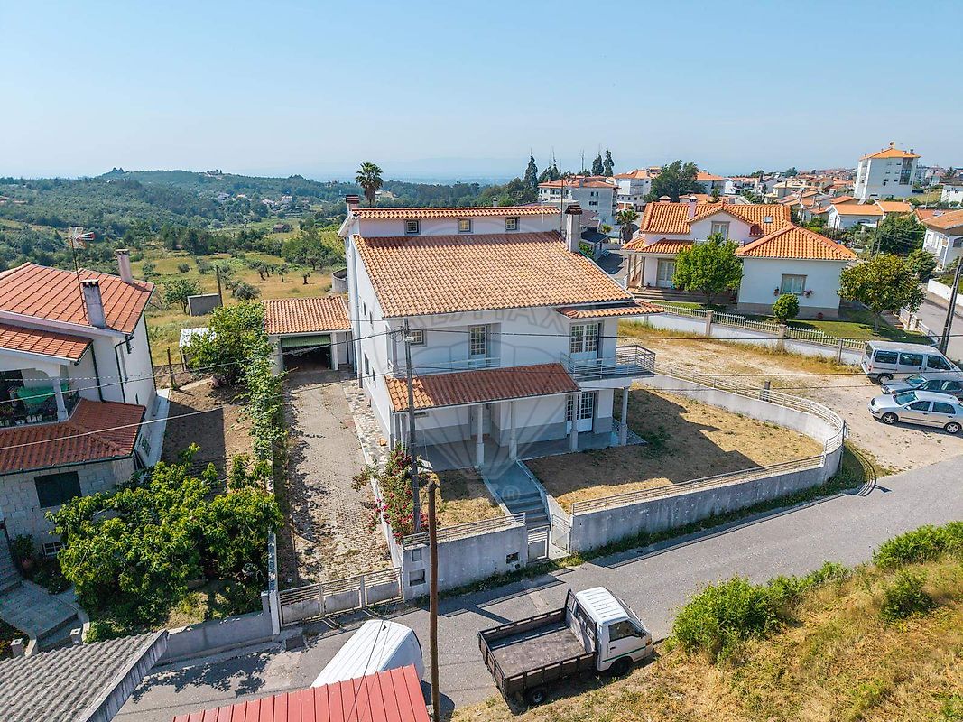 Moradia - Oliveira do Hospital e São Paio de Gramaços, Oliveira do Hospital, Coimbra