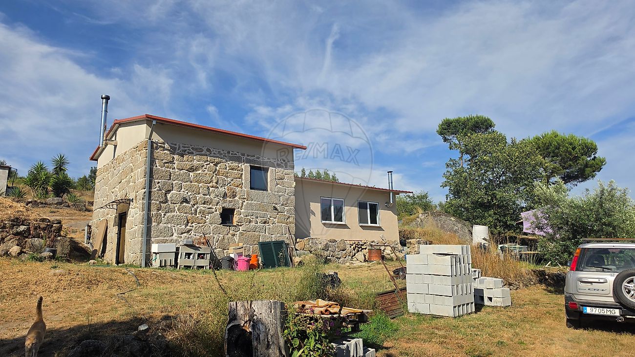 Apartamento T2 à venda em Oliveira do Hospital