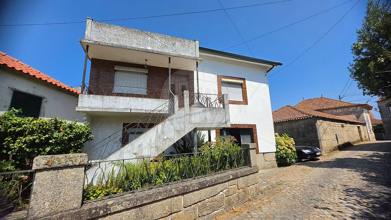 Apartamento T5 à venda em Oliveira do Hospital