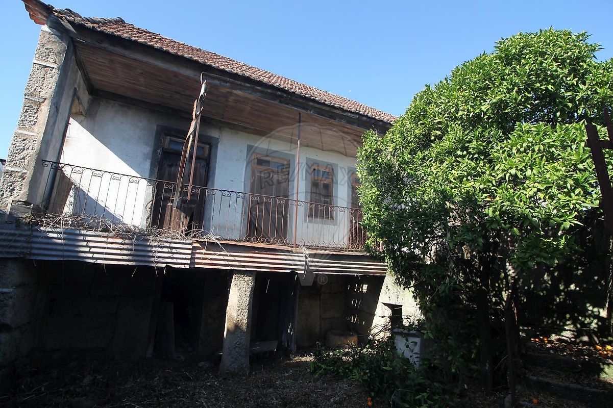 Apartamento T6 à venda em Oliveira do Hospital