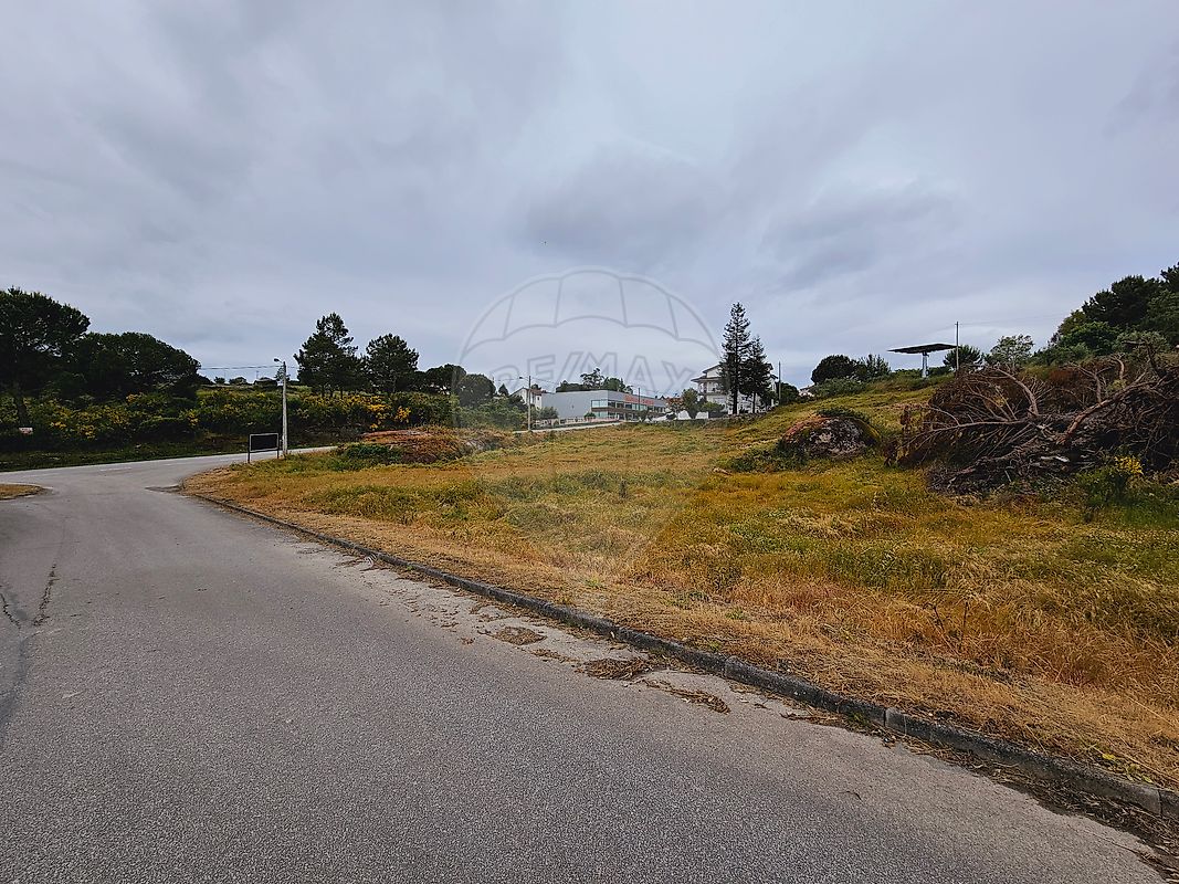Land for sale in Nelas, Portugal — €84,000