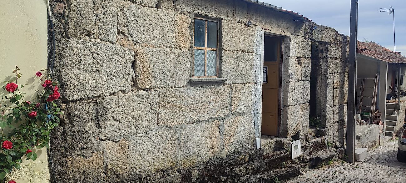 Moradia T2 à venda em Oliveira do Hospital