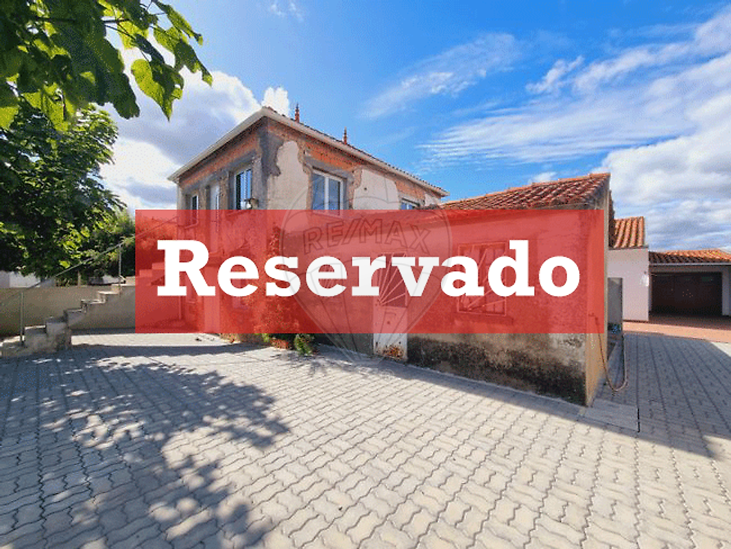 Moradia T4 para venda