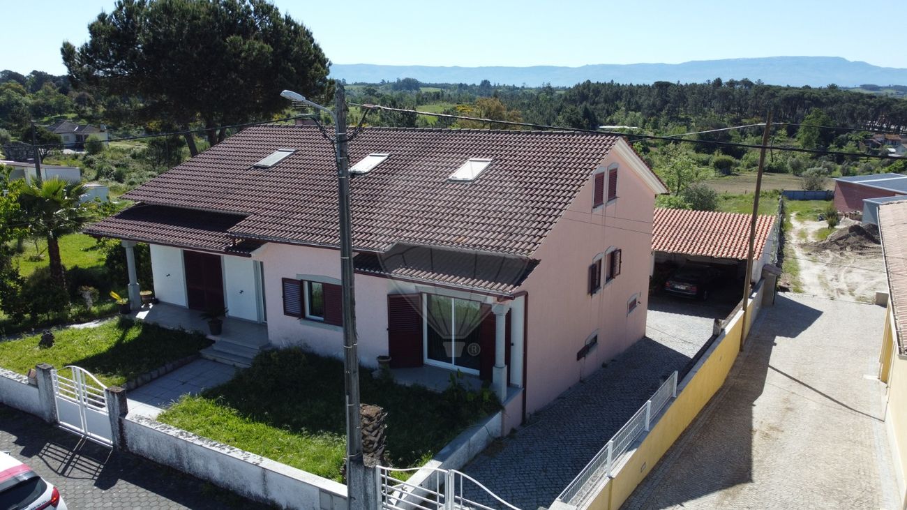 Moradia T4 para venda