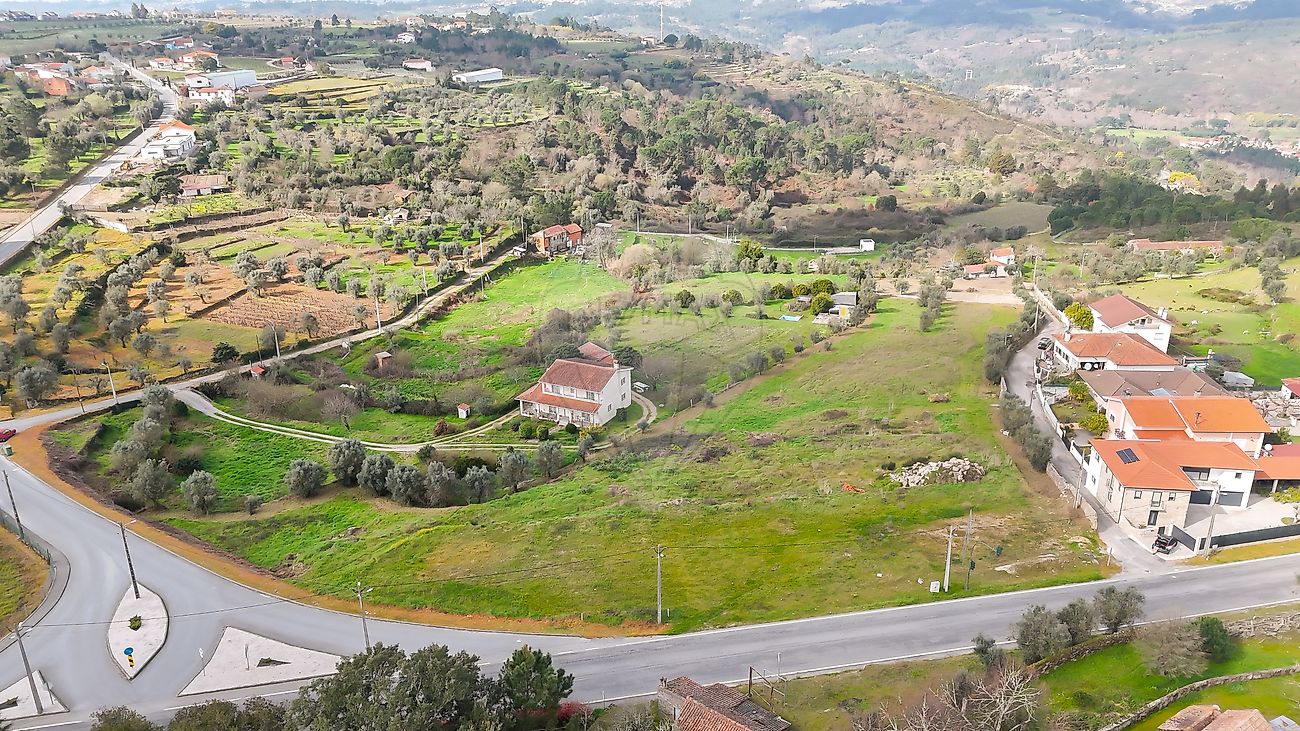 Terreno à venda em Nelas