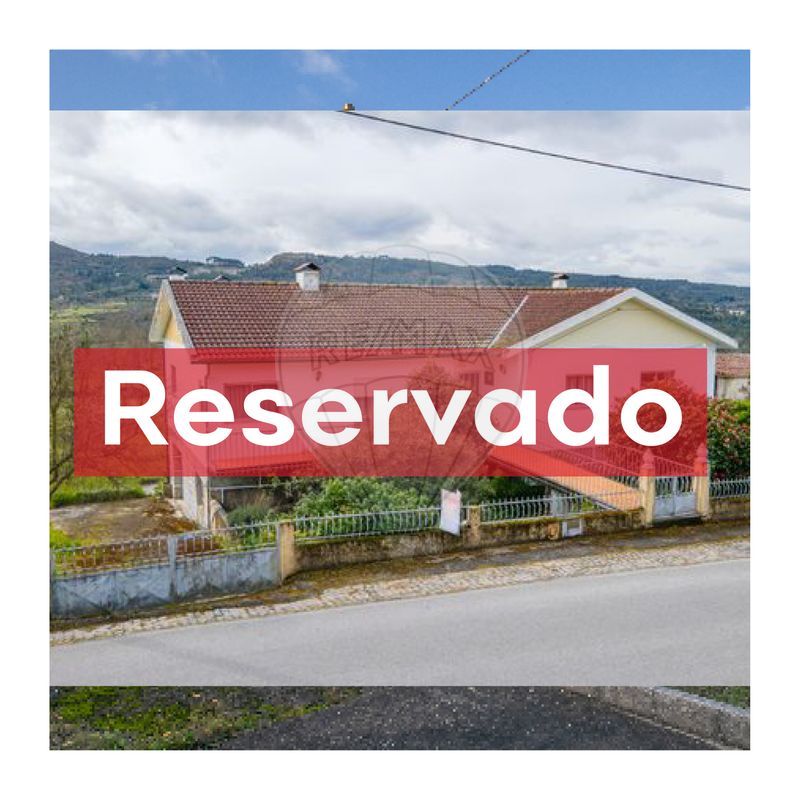Moradia T4 para venda