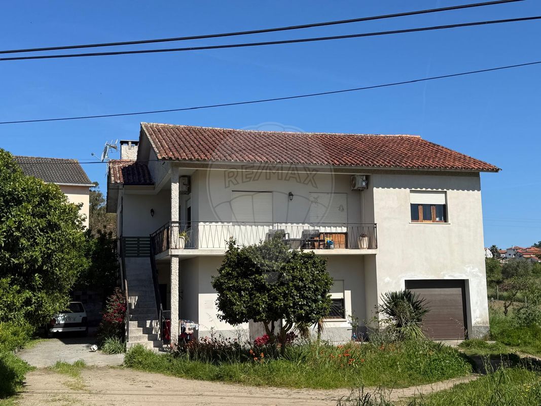 Moradia T4 para venda
