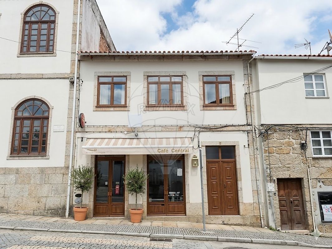 Moradia - Santa Comba Dão e Couto do Mosteiro, Santa Comba Dão, Viseu