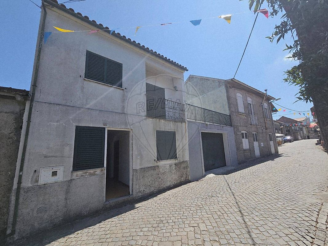 Moradia T4 para venda
