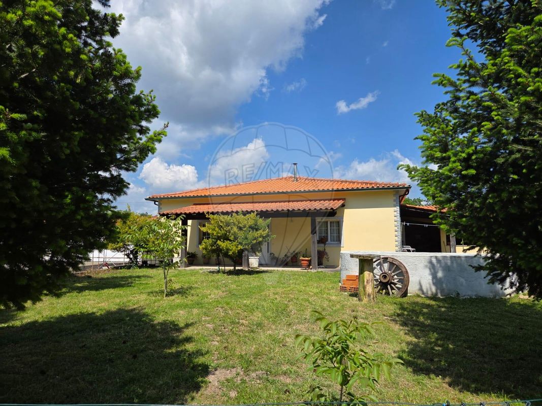 Moradia T4 para venda