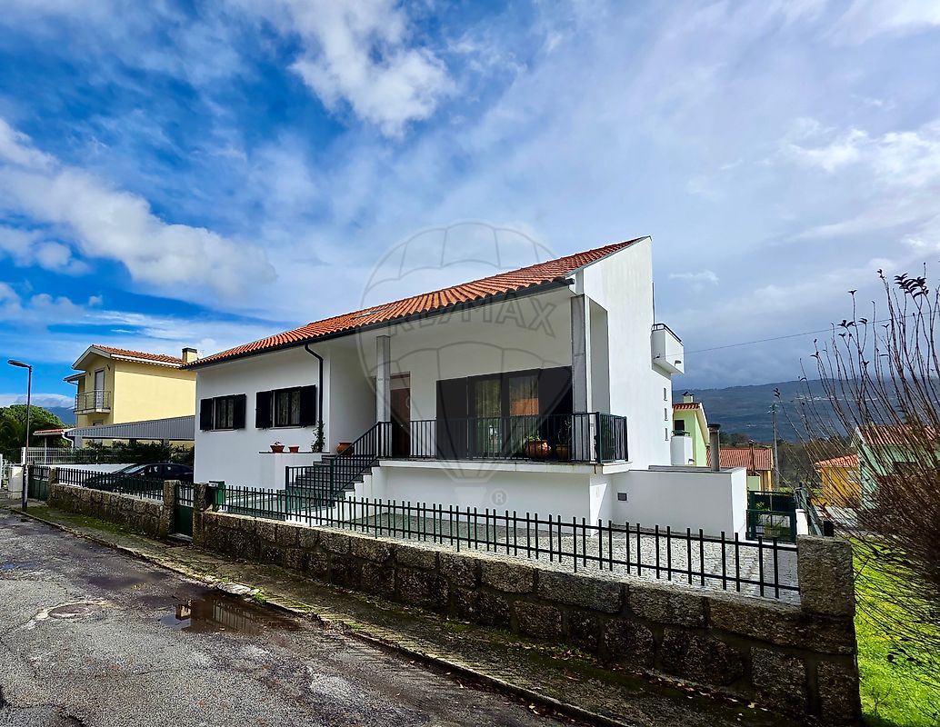 Moradia - Santa Comba, Seia, Guarda