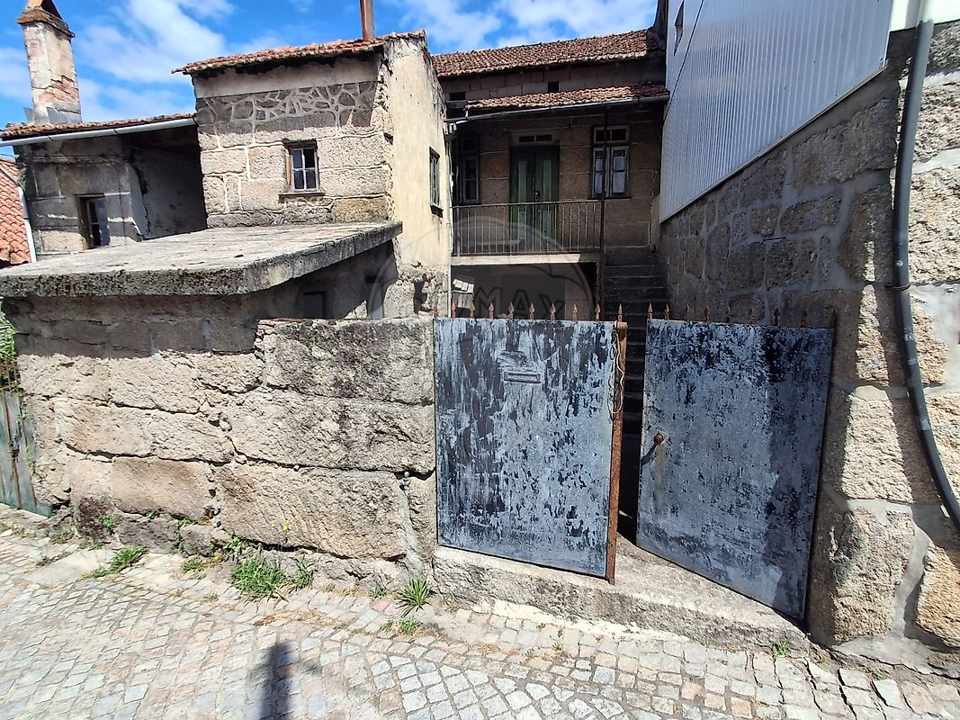 Moradia - Canas de Senhorim, Nelas, Viseu