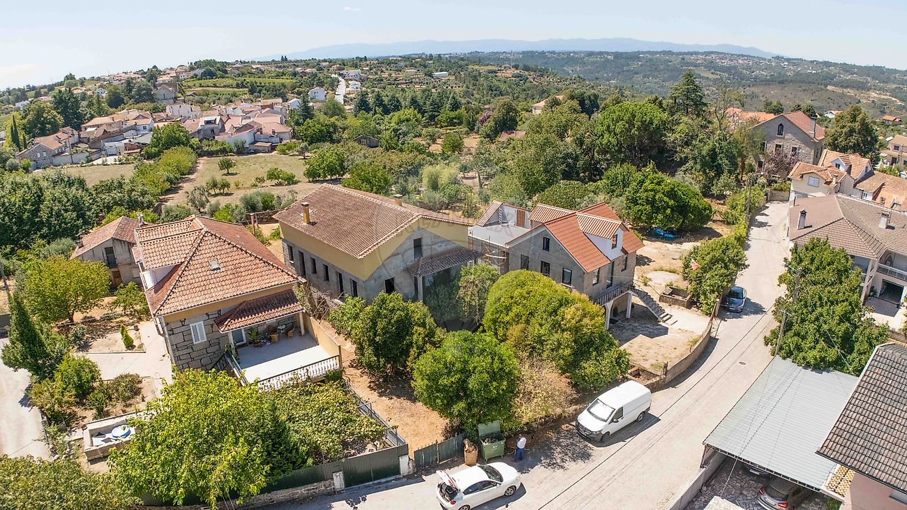 Apartamento T4 à venda em Nelas