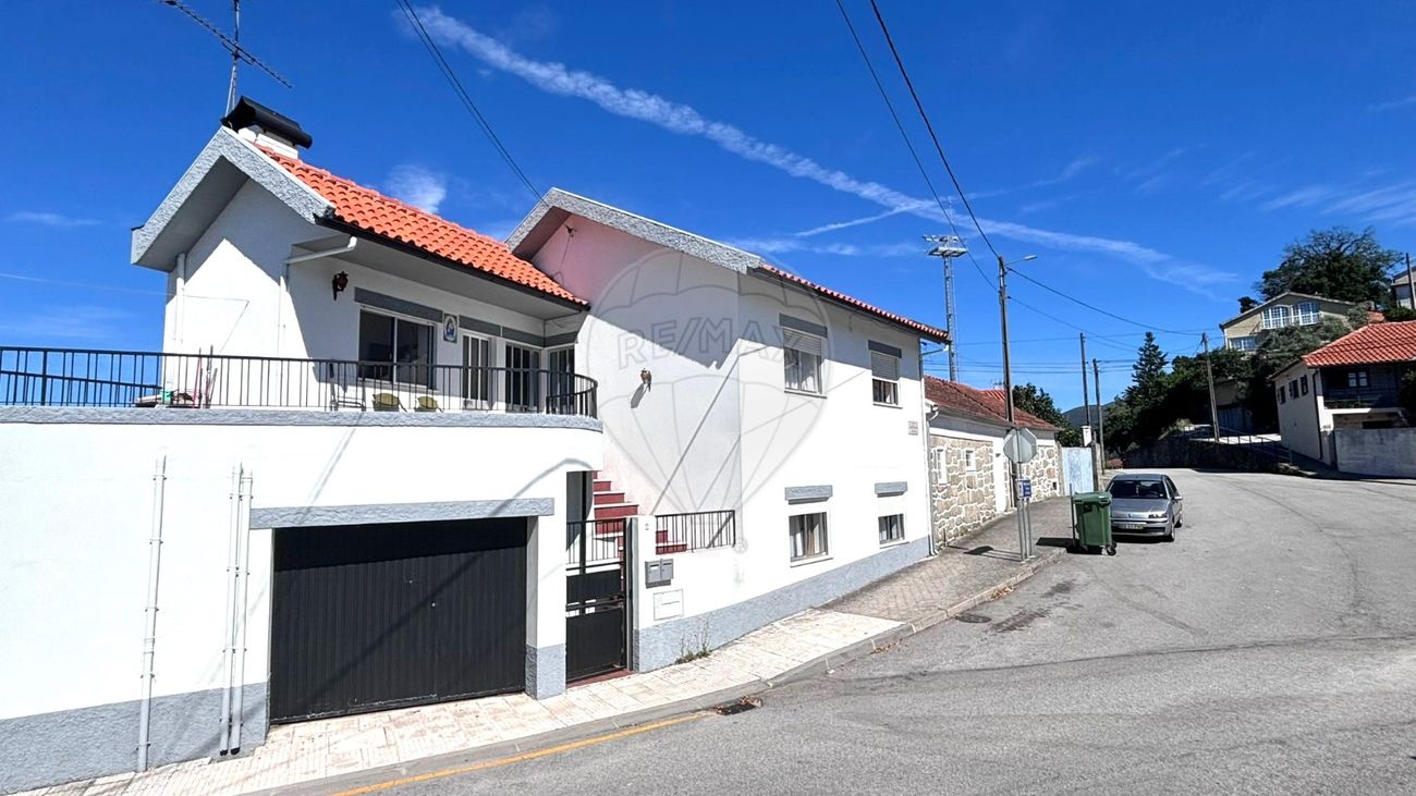 Moradia T4 para venda