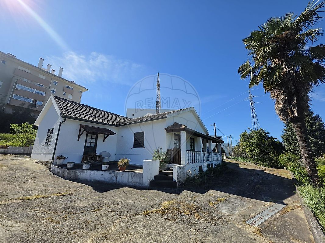 Moradia - Vouzela e Paços de Vilharigues, Vouzela, Viseu