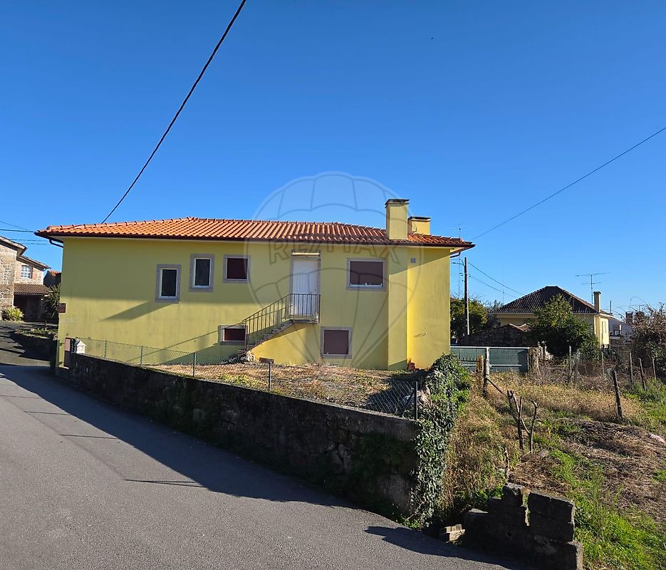 Moradia T3 - Santiago de Besteiros, Tondela, Viseu