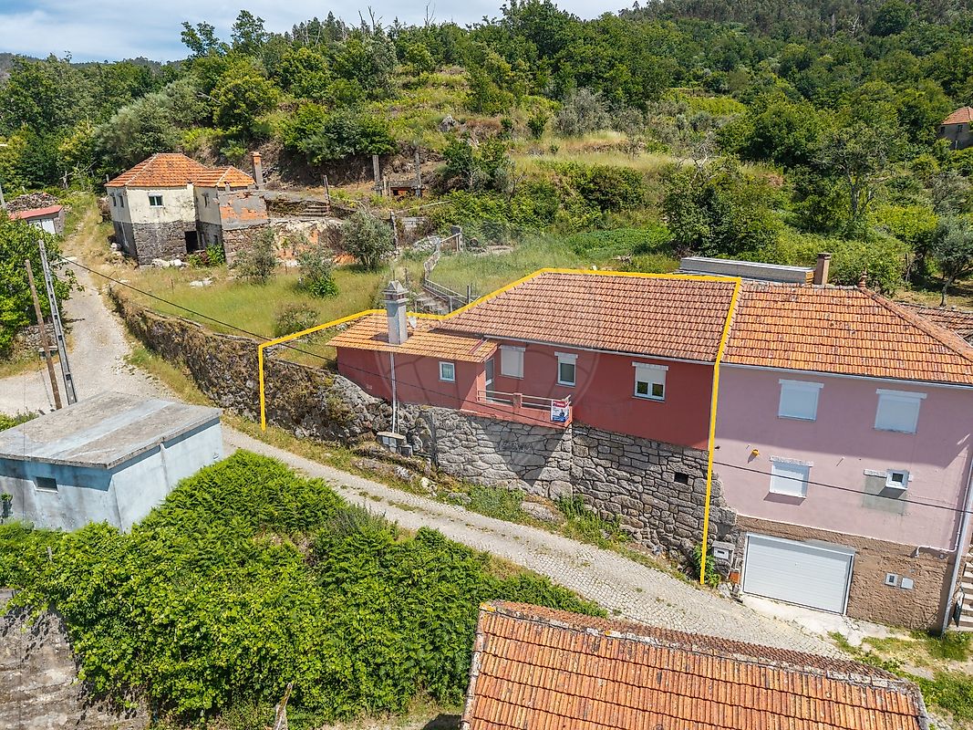 Moradia - Cambra e Carvalhal de Vermilhas, Vouzela, Viseu