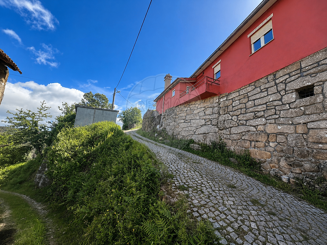 Moradia - Cambra e Carvalhal de Vermilhas, Vouzela, Viseu