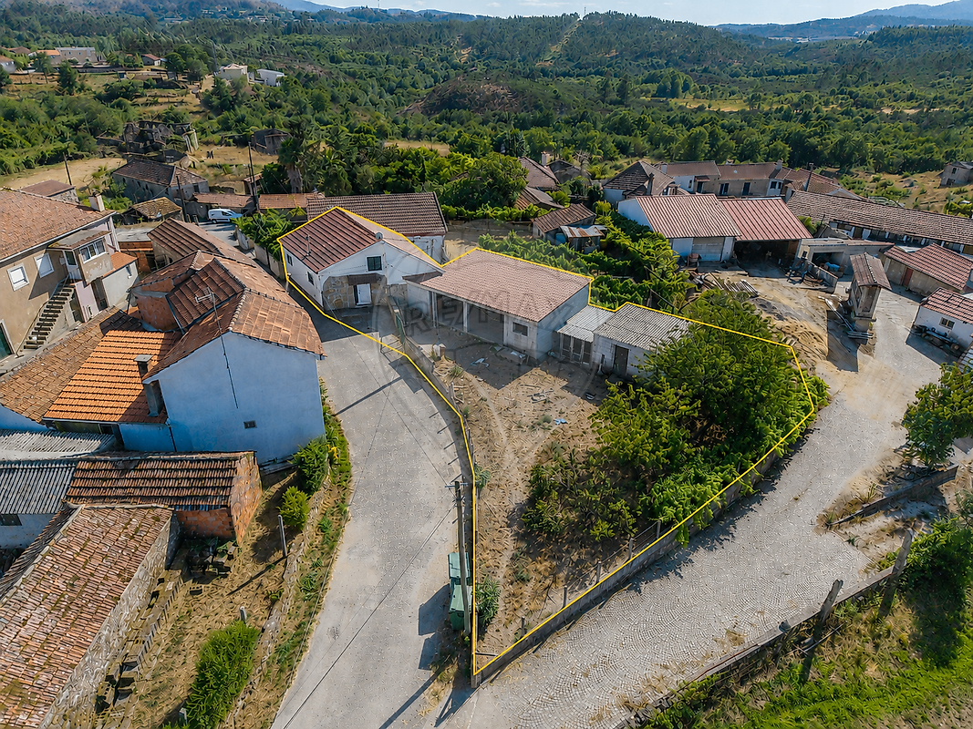 Moradia - Cambra e Carvalhal de Vermilhas, Vouzela, Viseu