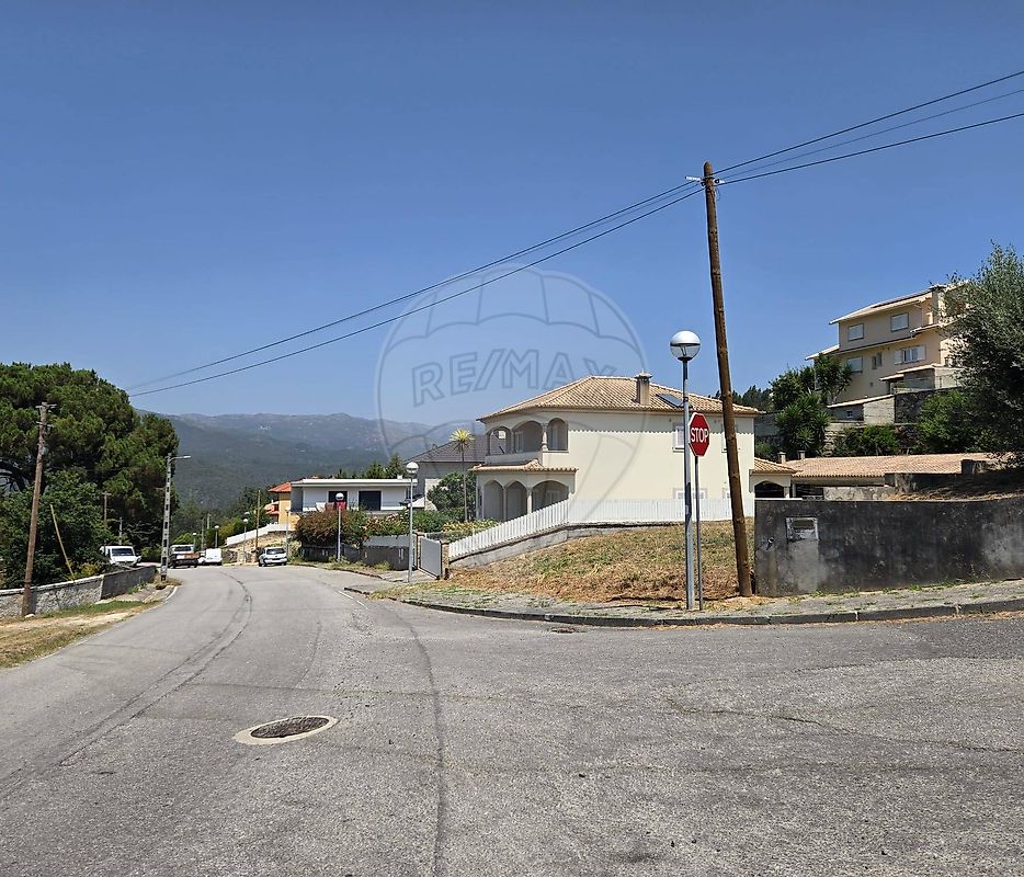 Terreno - Oliveira de Frades, Souto de Lafões e Sejães, Oliveira de Frades, Viseu