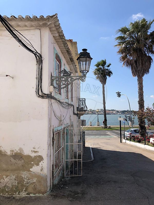 Prédio à venda em Seixal