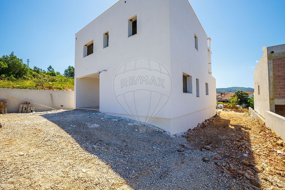 listing 123532009-9 picture-0
