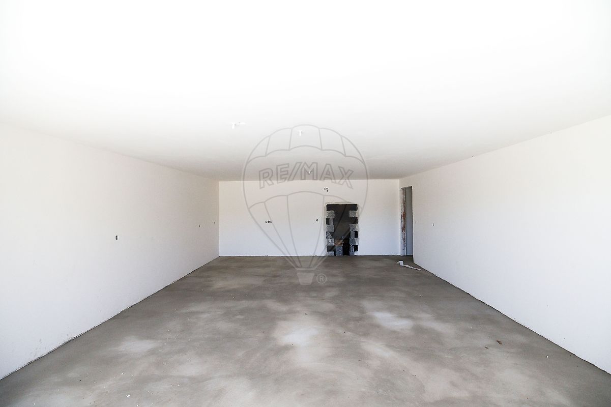 listing 123532009-9 picture-0