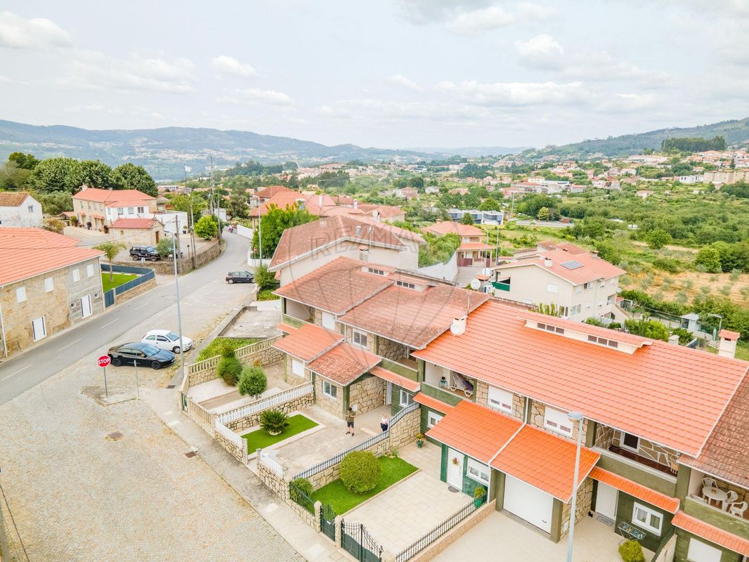 Moradia T4 para venda