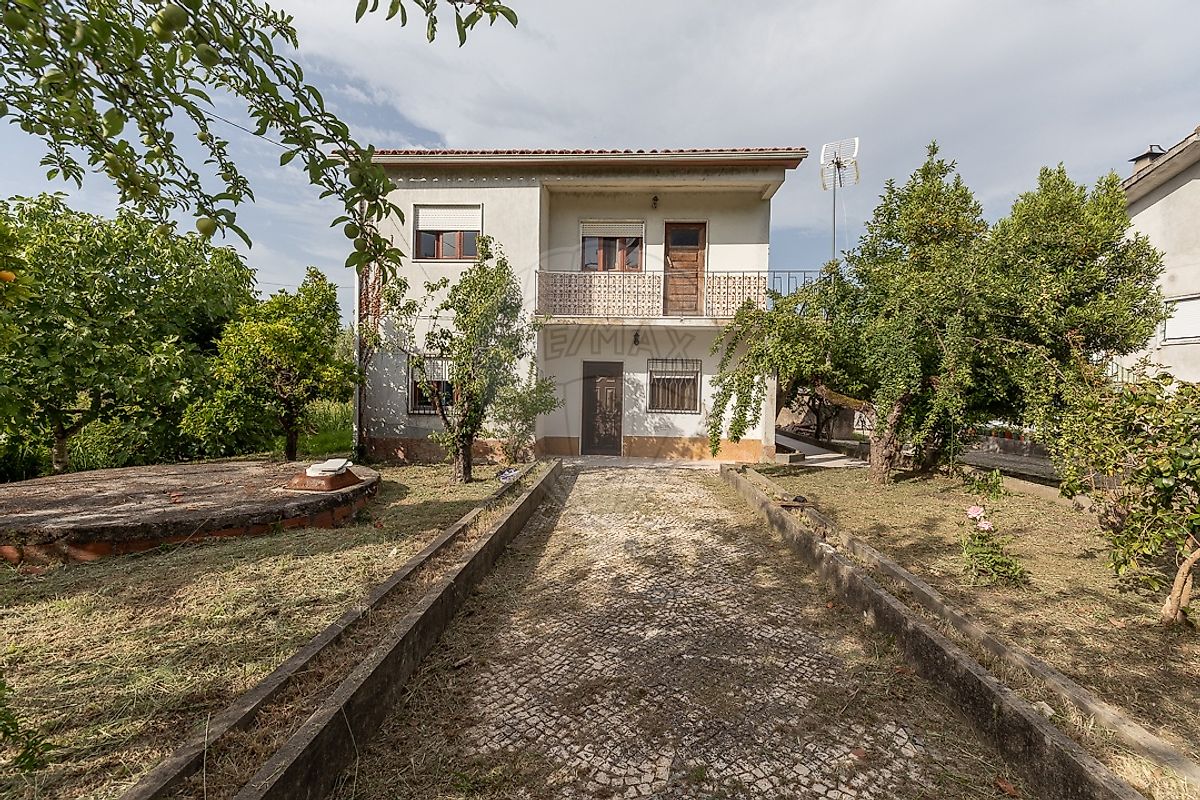 Moradia T5 à venda em Soure