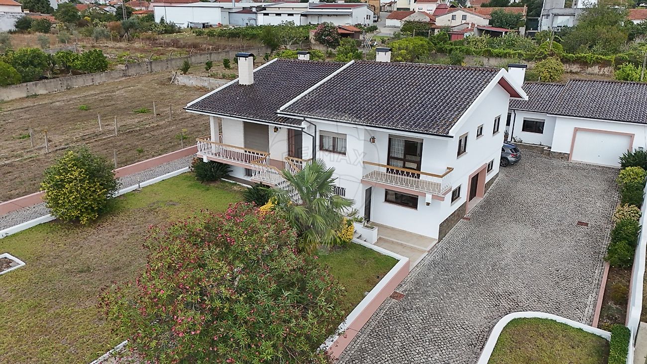 Apartamento T4 à venda em Anadia