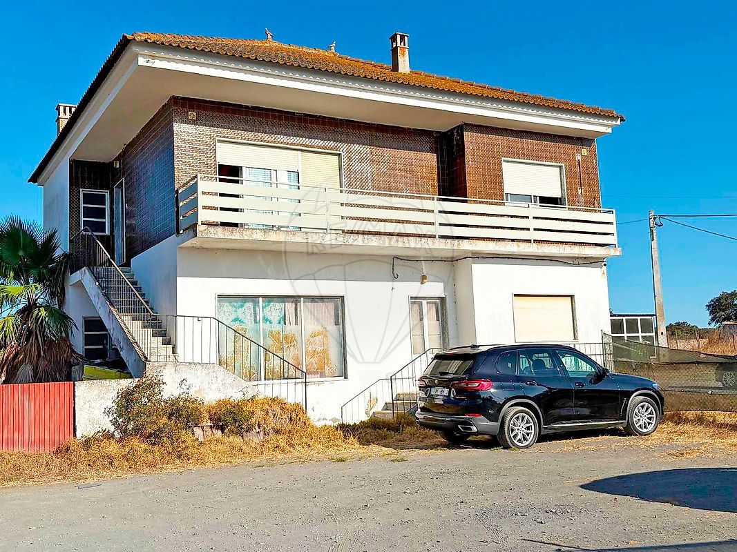 Apartamento T5 à venda em Ourique