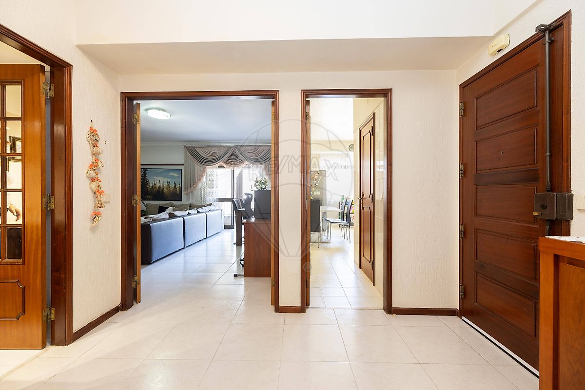 listing 124991017-132 picture-0