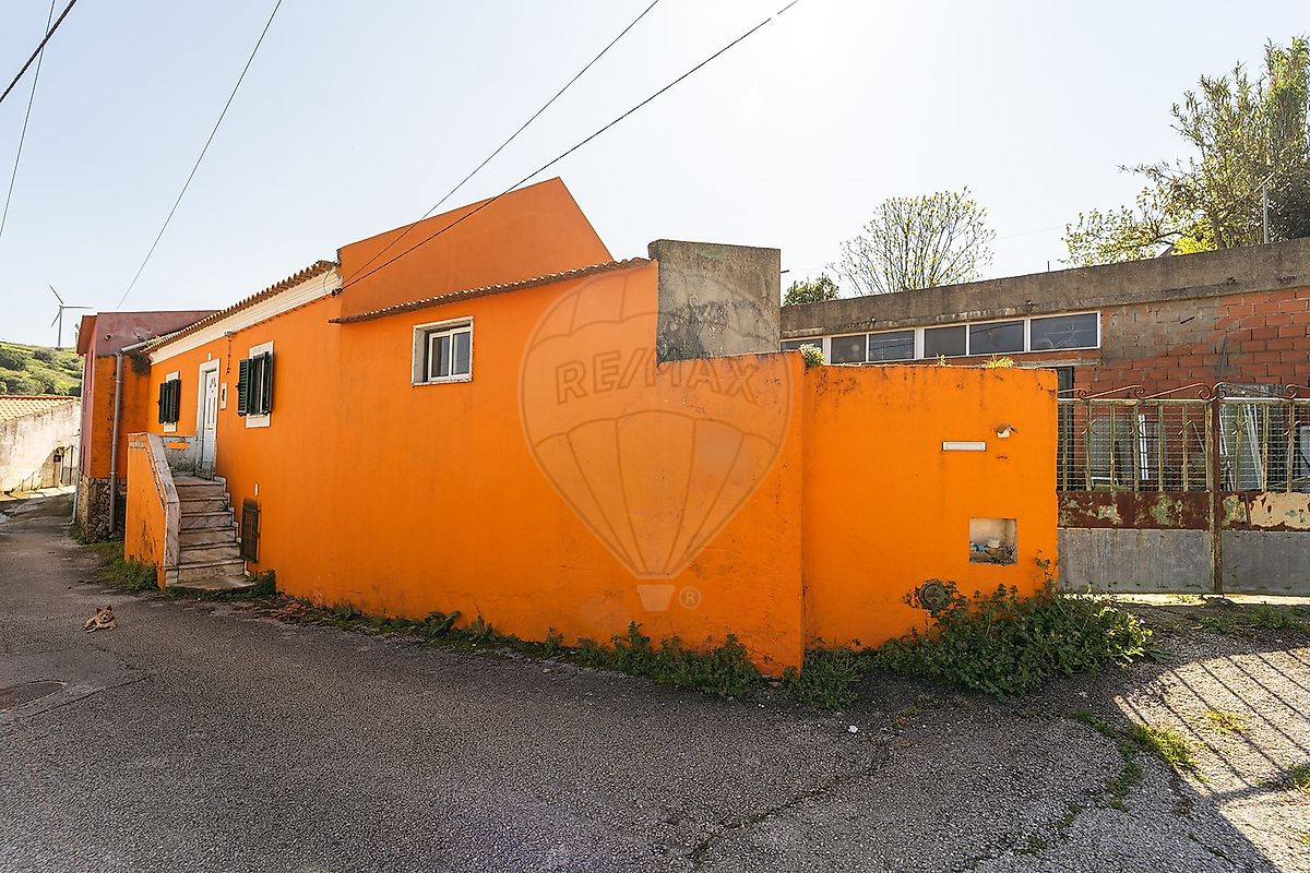 Moradia T2 à venda em Sobral de Monte Agraço
