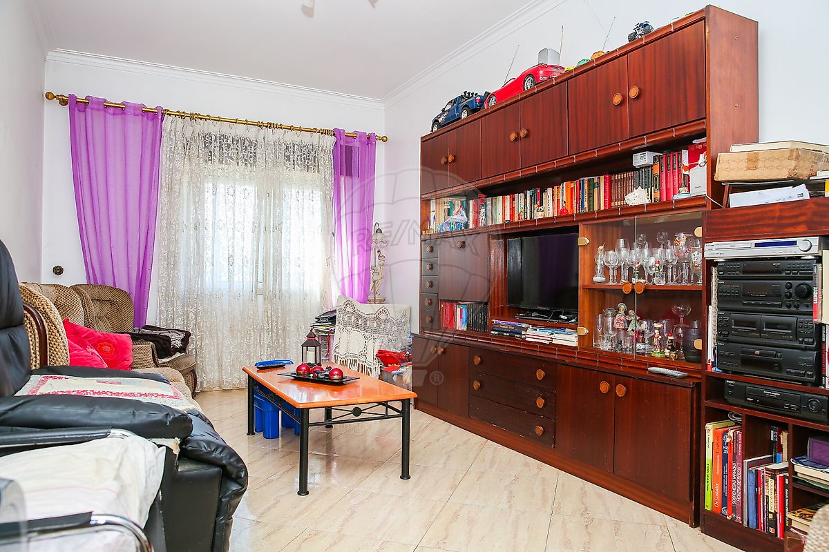 Apartamento T3 à venda em Amadora