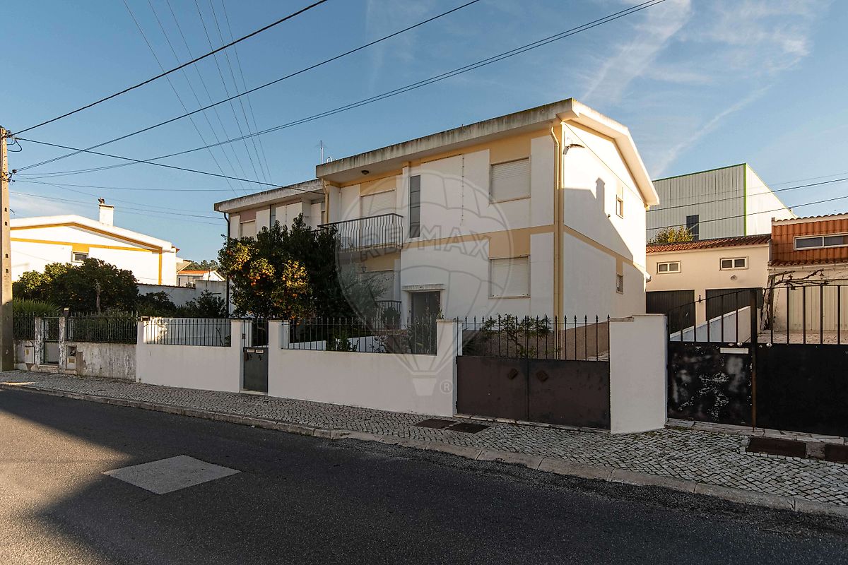 Apartamento T2 à venda em Azambuja