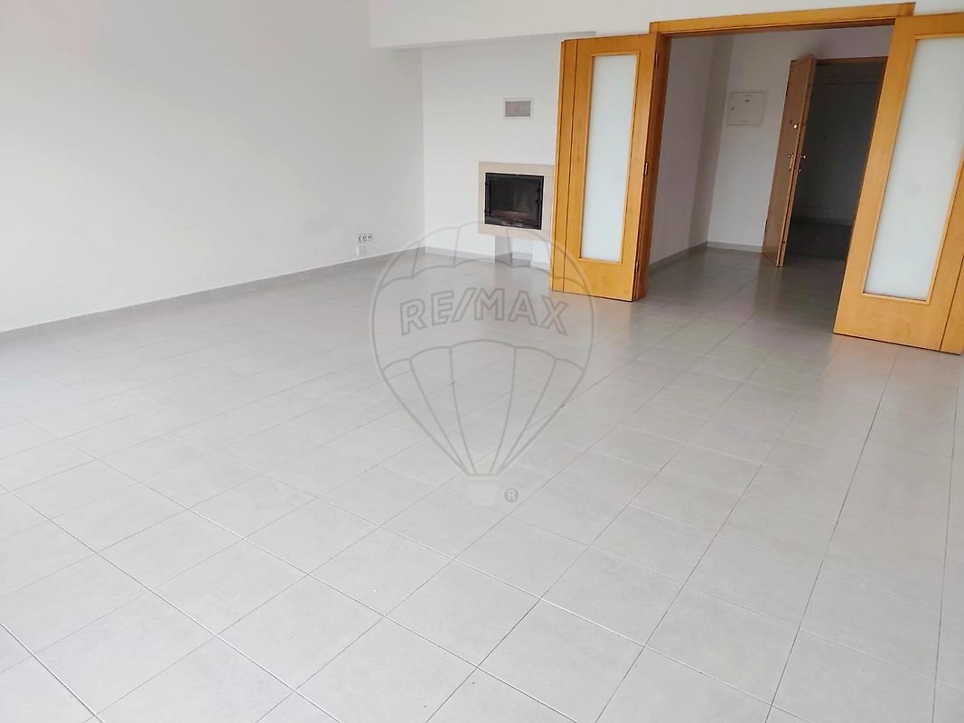 Apartamento T2 à venda em Azambuja