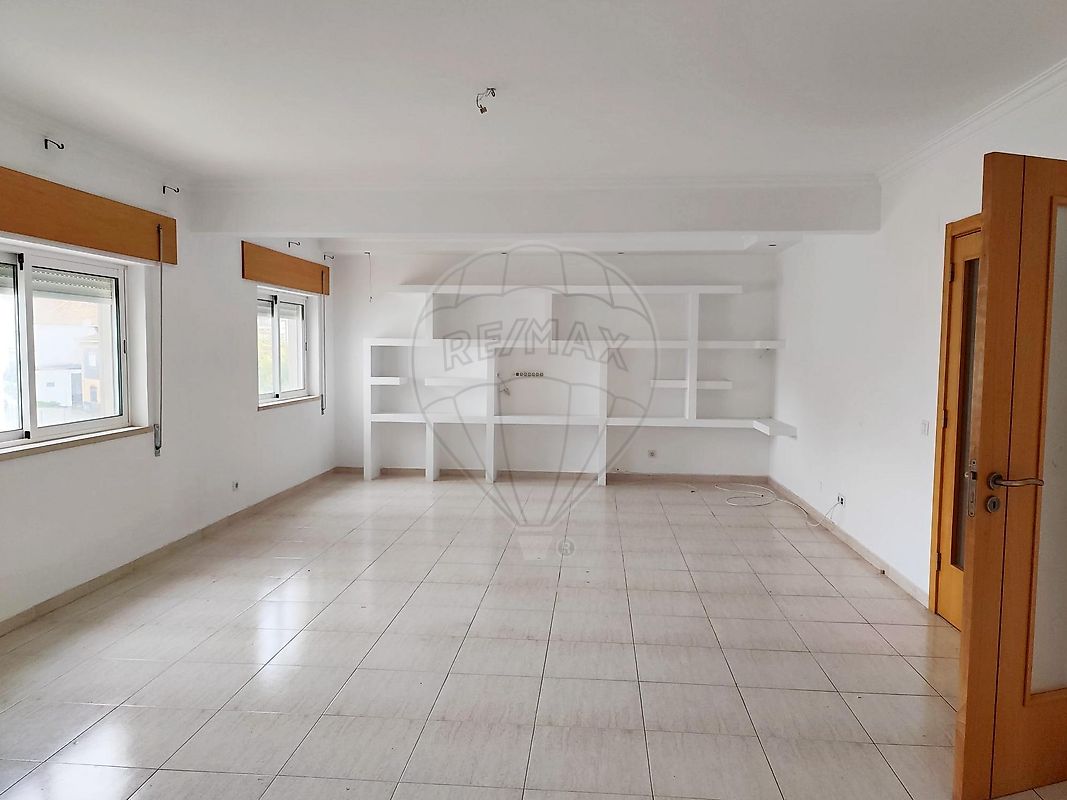 Apartamento T3 à venda em Azambuja