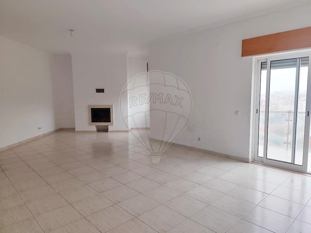 Apartamento T2 à venda em Azambuja