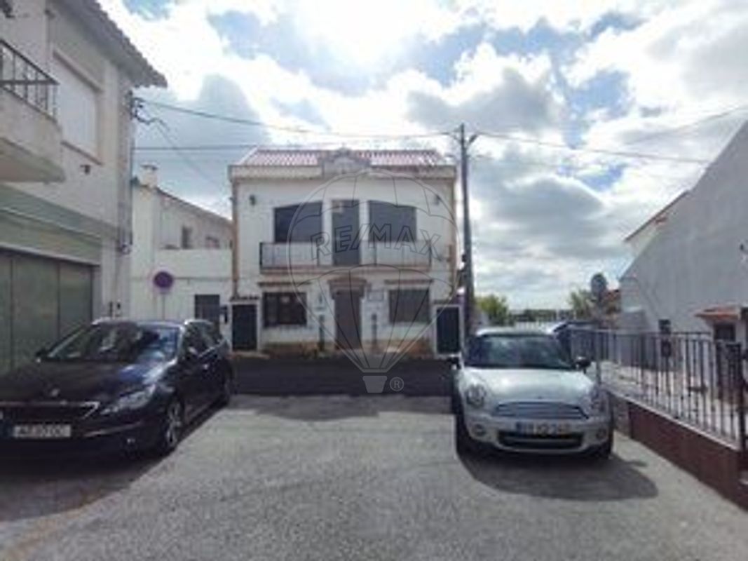 Moradia T3 à venda em Azambuja