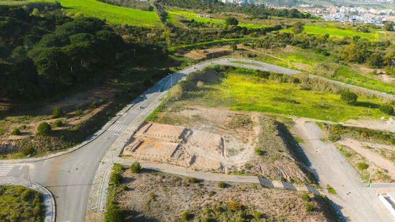 Terreno - Alenquer (Santo Estêvão e Triana), Alenquer, Lisboa