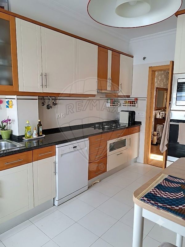 Apartamento T3 à venda em Mina de Água, Amadora — foto 9