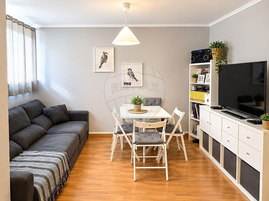 Apartamento T2 - Santo António dos Cavaleiros e Frielas, Loures, Lisboa