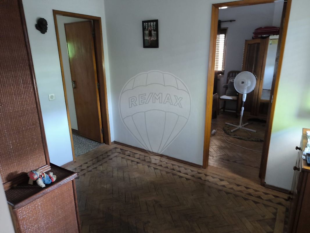 listing 125031018-79 picture-0