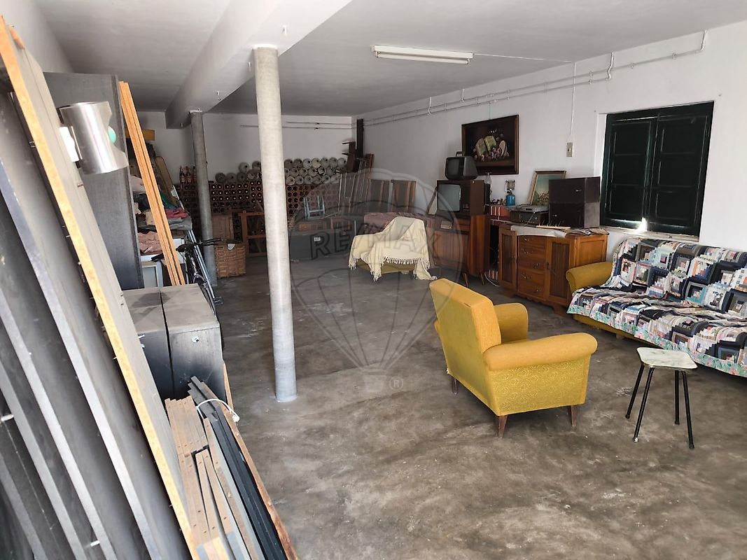 listing 125031018-79 picture-0
