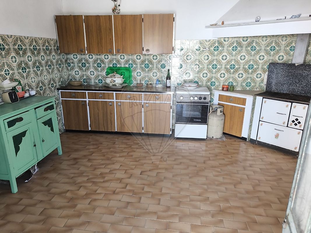 listing 125031018-79 picture-0