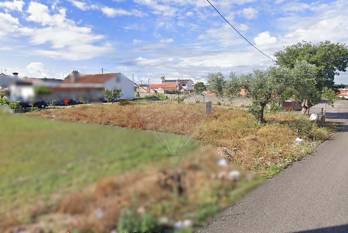 Terreno à venda em Leiria