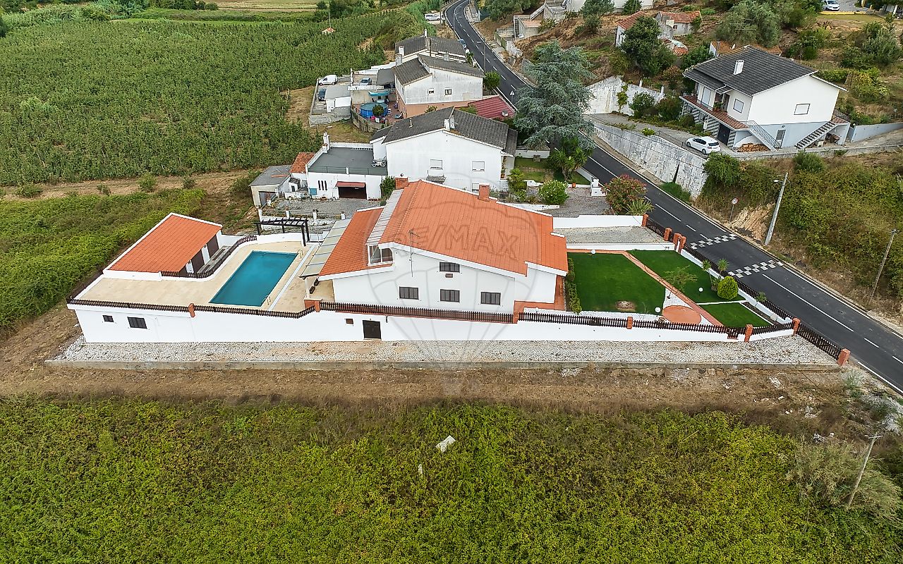 Moradia T5 - Maiorga, Alcobaça, Leiria