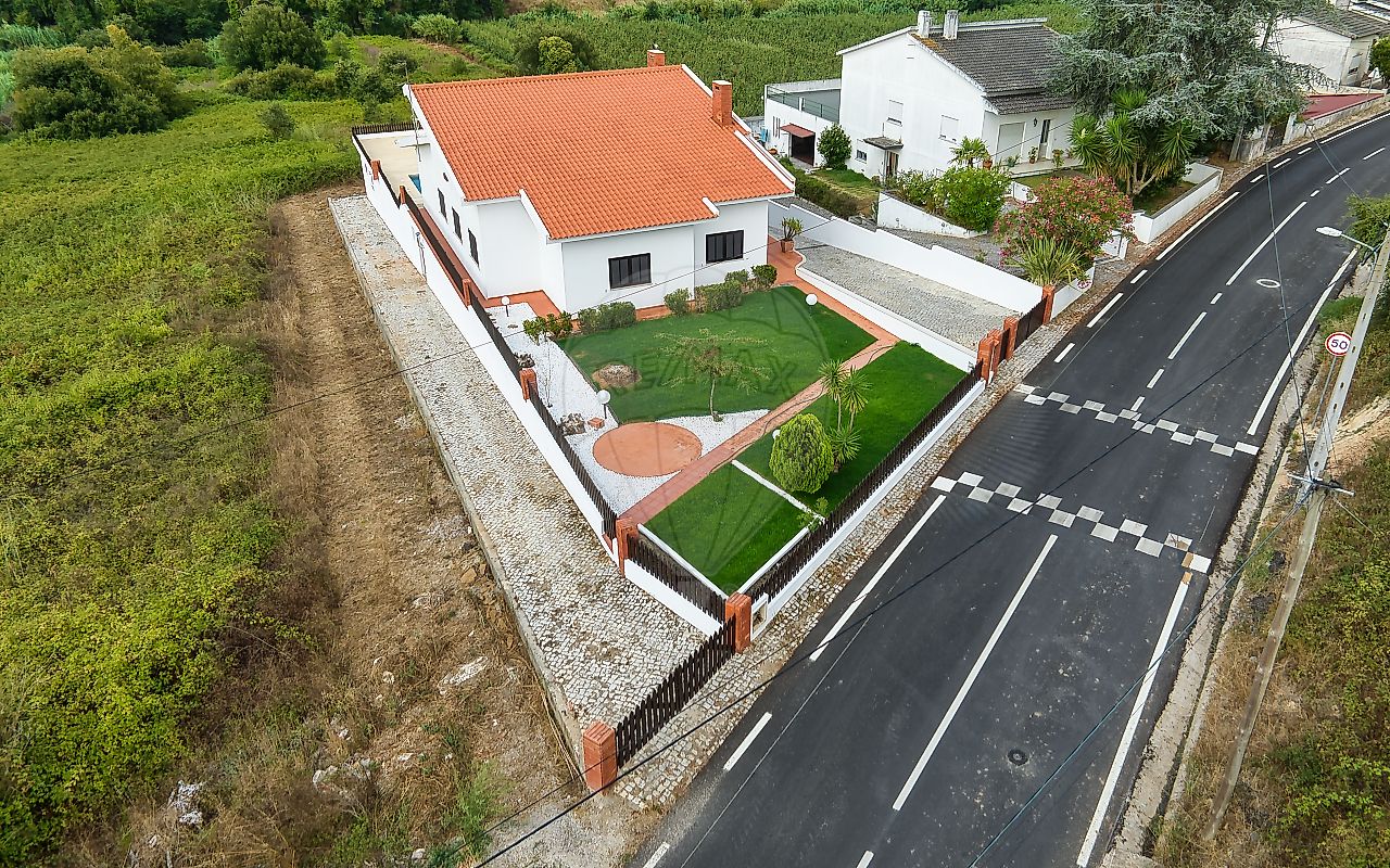 Moradia T5 à venda em Maiorga, Alcobaça — foto 2