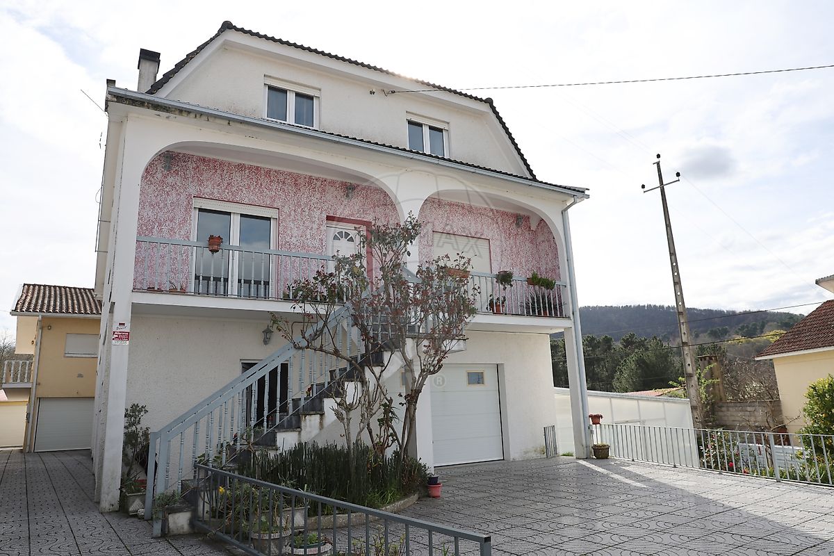 Moradia - Arcozelos, Moimenta da Beira, Viseu