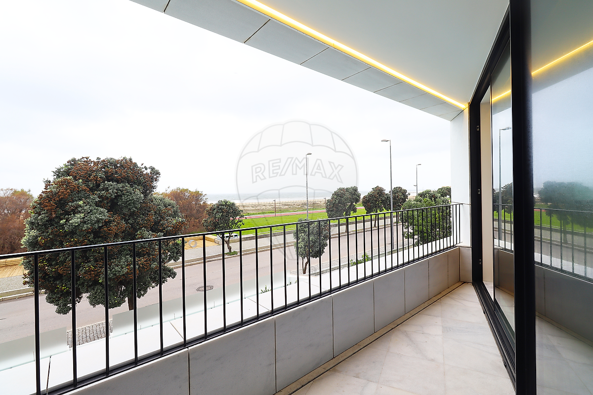 Apartamento T4 à venda em Vila Nova de Gaia